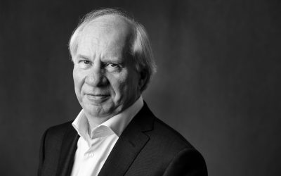 Jan Brokken brengt ‘De Rechtvaardigen’ onder begeleiding van Cappella Amsterdam