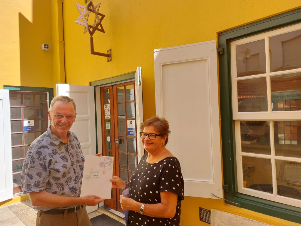 Hoe een kopie van een Curaçao-visum bij het Joods museum in Curaçao terechtkwam.